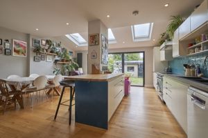Kitchen Diner- click for photo gallery